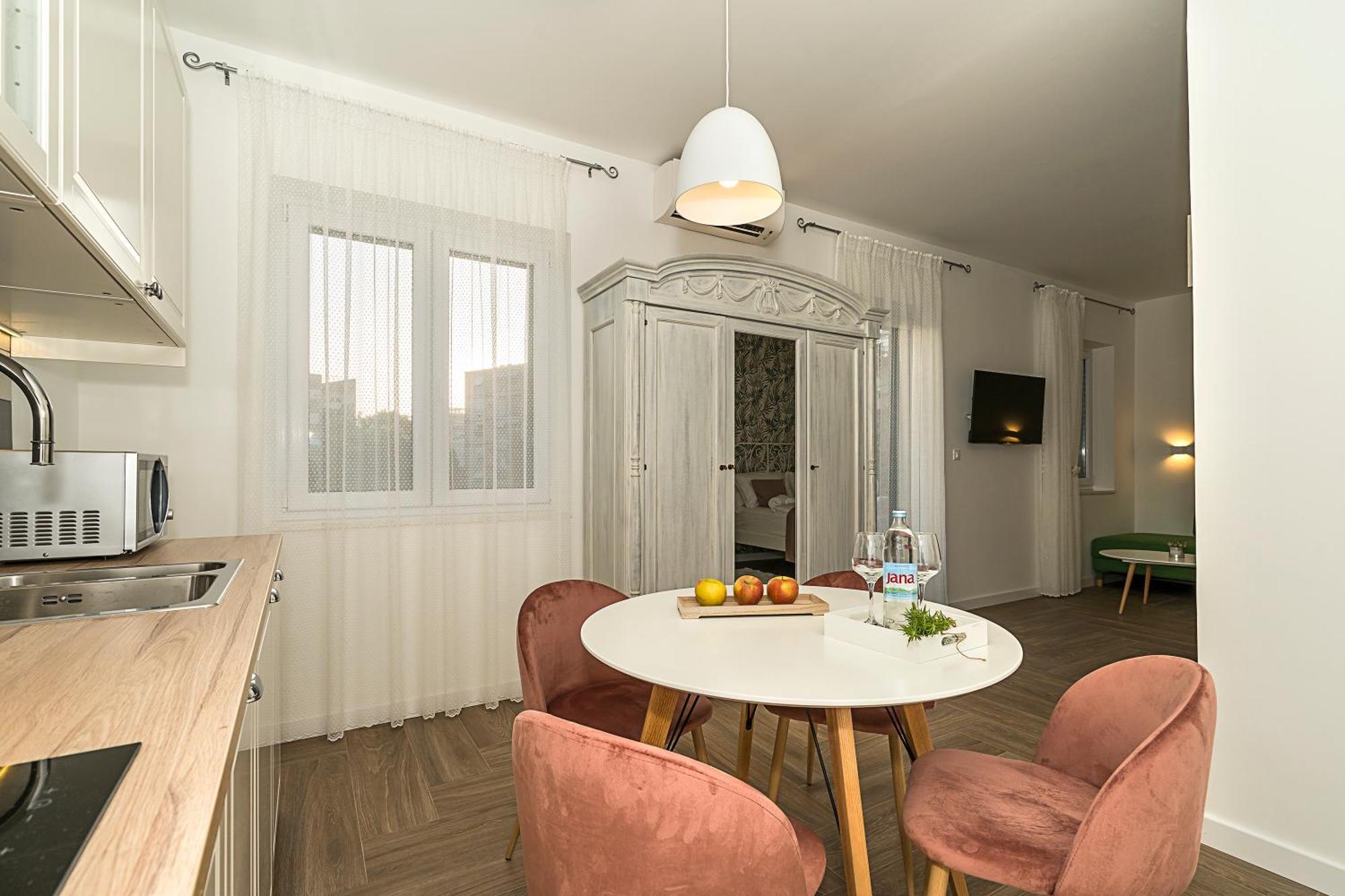 Studio Apartments Marcel Split Exterior foto